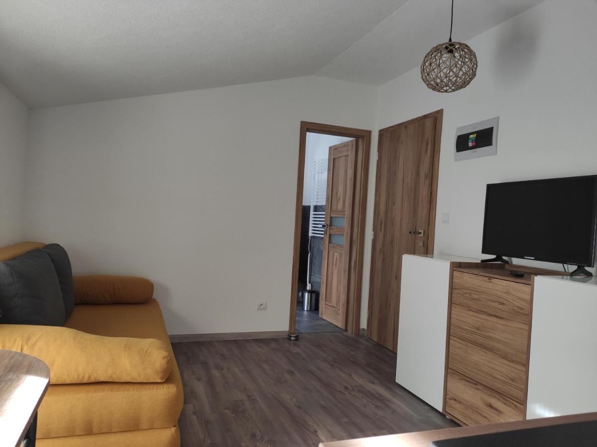 Apartmany Pri Jaskyni - Бистра Екстер'єр фото