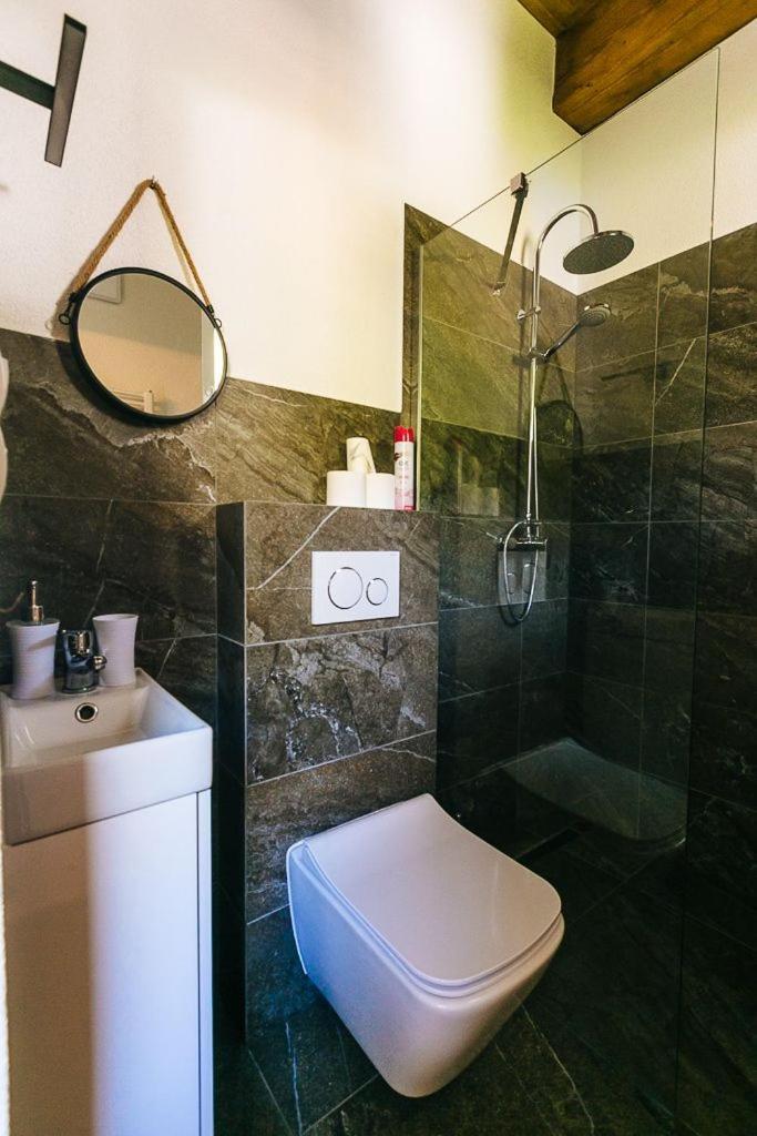 Apartmany Pri Jaskyni - Бистра Екстер'єр фото