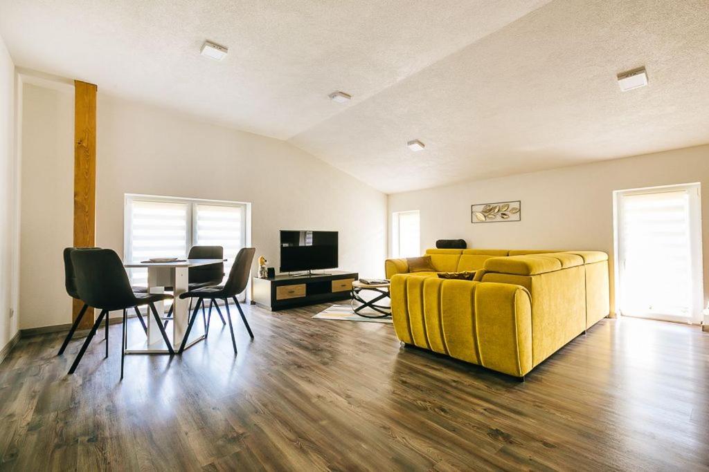 Apartmany Pri Jaskyni - Бистра Екстер'єр фото