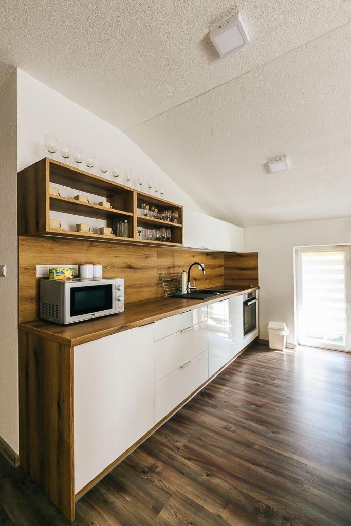 Apartmany Pri Jaskyni - Бистра Екстер'єр фото