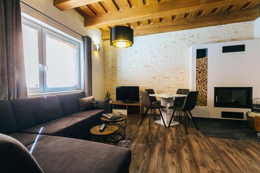 Apartmany Pri Jaskyni - Бистра Екстер'єр фото