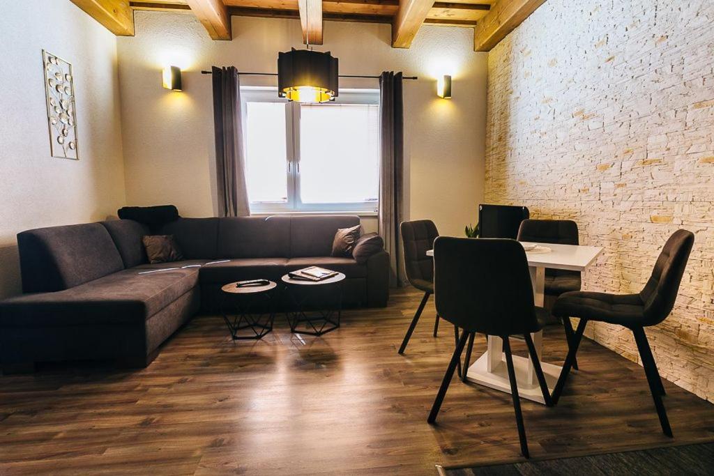 Apartmany Pri Jaskyni - Бистра Екстер'єр фото