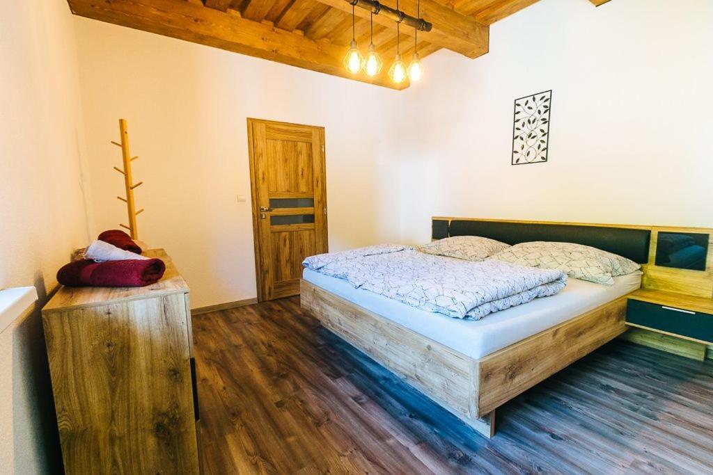 Apartmany Pri Jaskyni - Бистра Екстер'єр фото