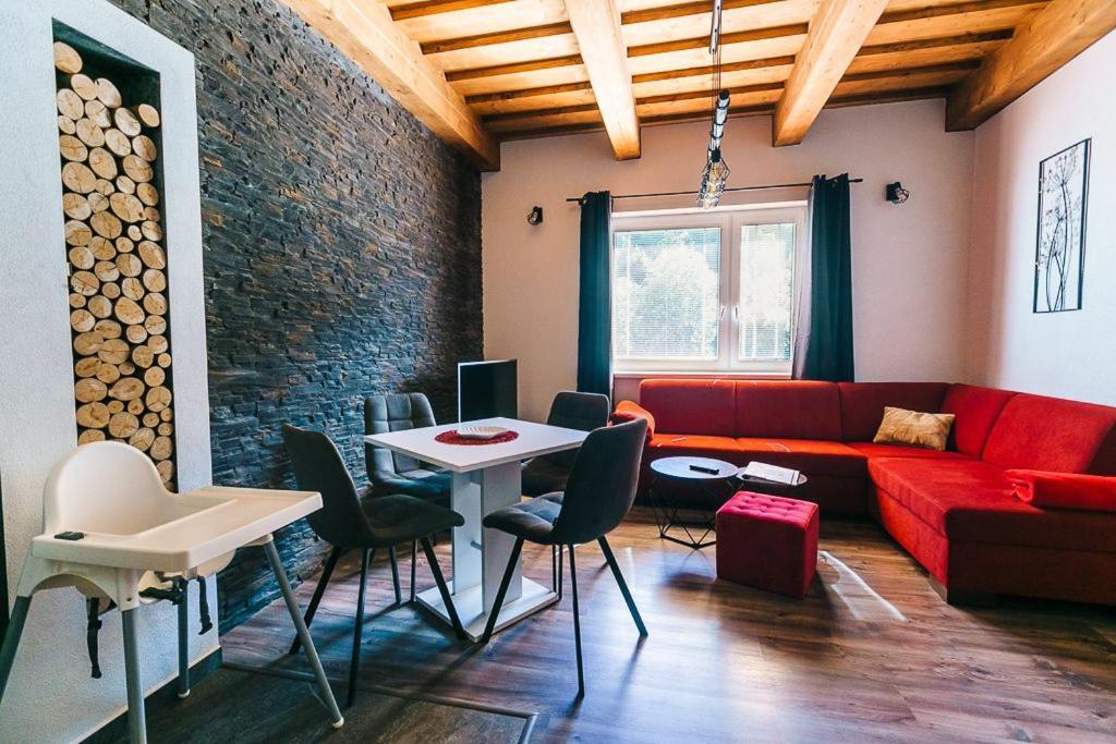 Apartmany Pri Jaskyni - Бистра Екстер'єр фото